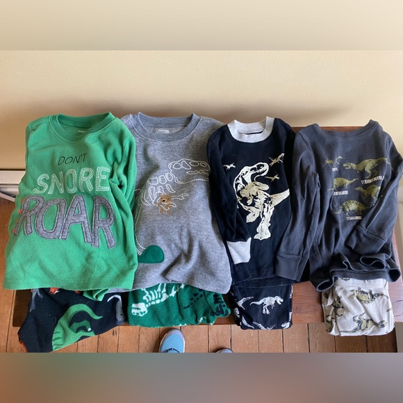 2t Dinosaur pajamas lot, various brands (see photos) - Picture 1 of 9